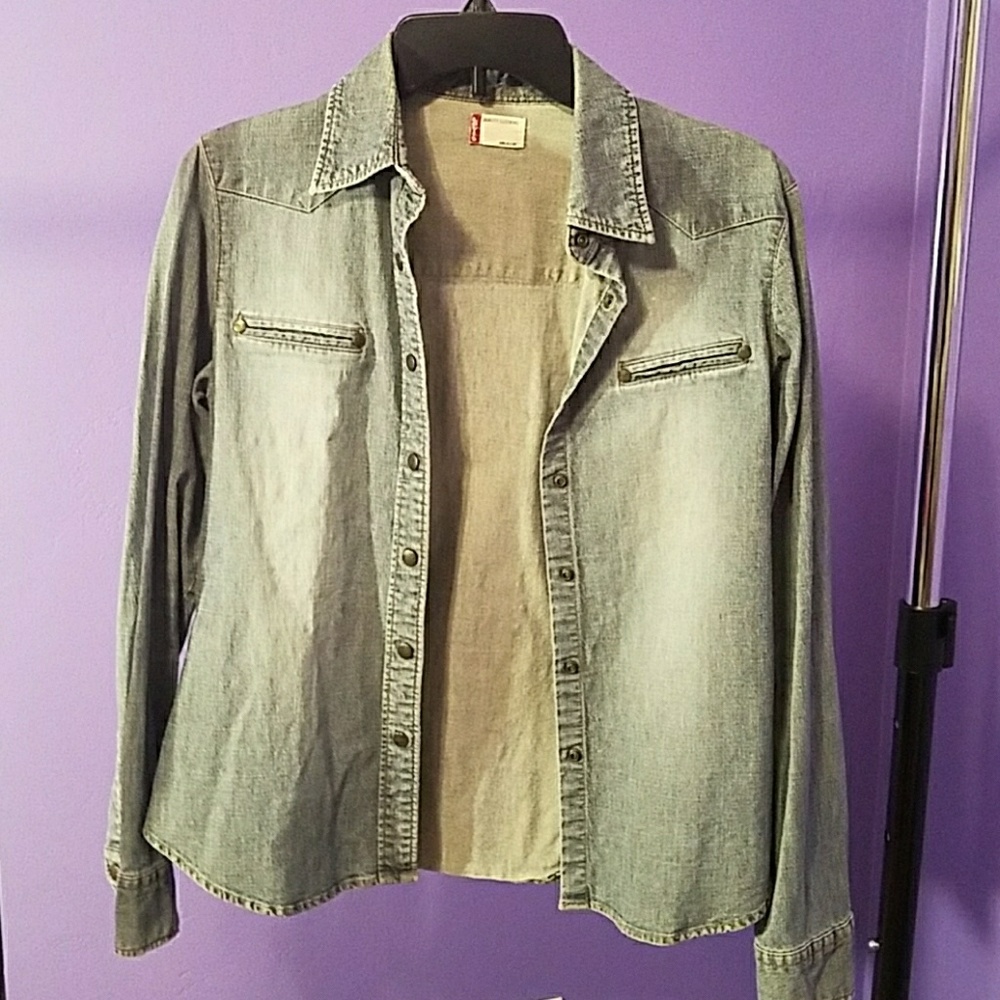 Levi's girl's button down top
